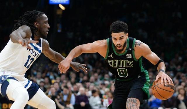 体育视频直播-摆脱膝盖酸痛！塔图姆开启疯狂三月：场均33+6够狠