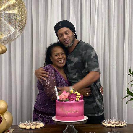 kaiyun 官网-去年12月住院 罗纳尔迪尼奥71岁母亲因新冠去世